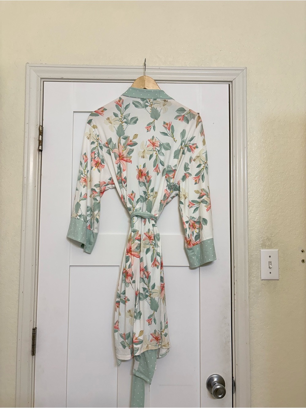 Flora Nikrooz Mint and Pink Floral Wrap Robe - Picture 3 of 4